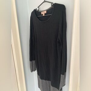 Philosophy - soft long sweater dress in black with grey cuffs